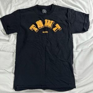 TRUST NOTHING WITH TEETH TEE LIGHTLY USED